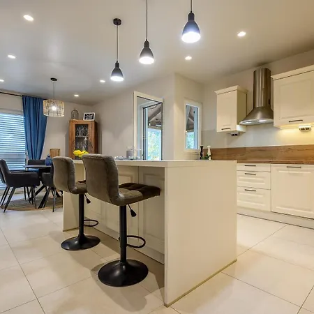 New ! Luxury Euphoria With Heated Infinity Pool *