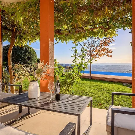 New ! Luxury Euphoria With Heated Infinity Pool Willa Solin