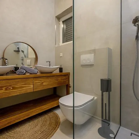 New ! Luxury Euphoria With Heated Infinity Pool * Solin