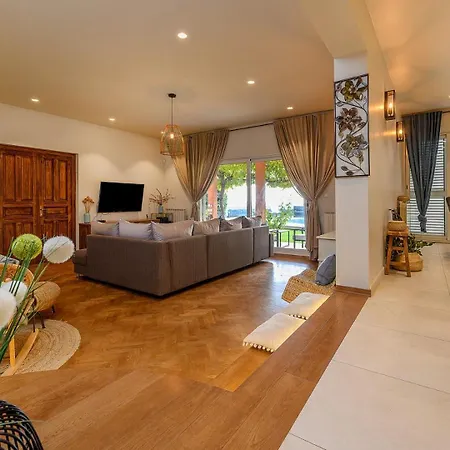 New ! Luxury Euphoria With Heated Infinity Pool Solin