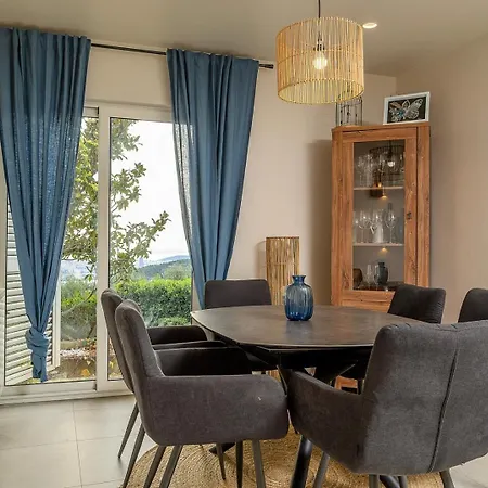 Vila New ! Luxury Euphoria With Heated Infinity Pool Solin